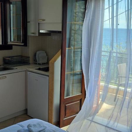 La Mer Gythio Buitenkant foto