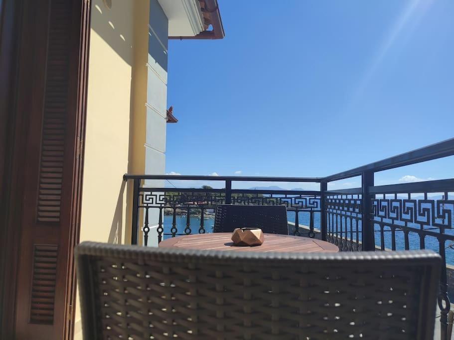 La Mer Gythio Buitenkant foto