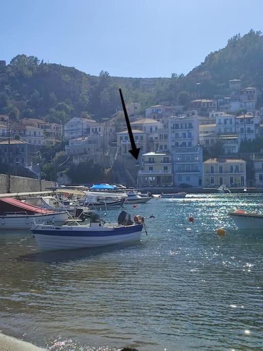 La Mer Gythio Buitenkant foto