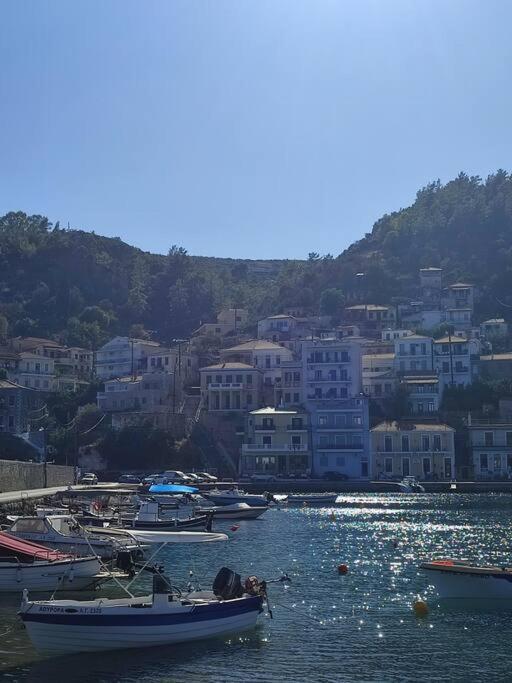 La Mer Gythio Buitenkant foto