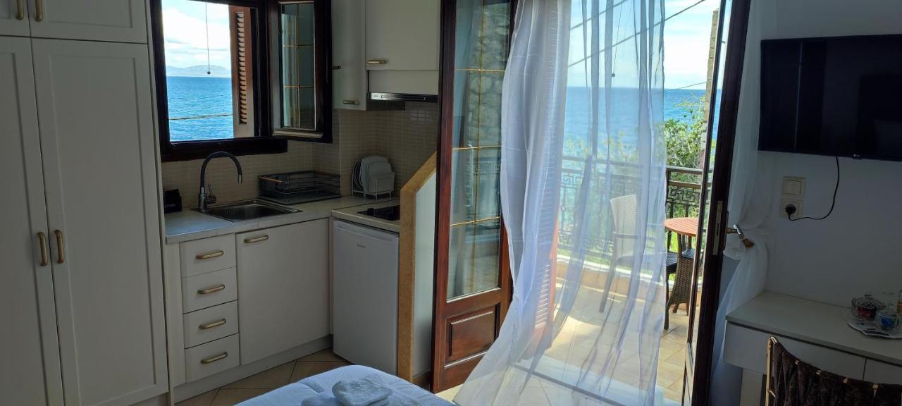 La Mer Gythio Buitenkant foto
