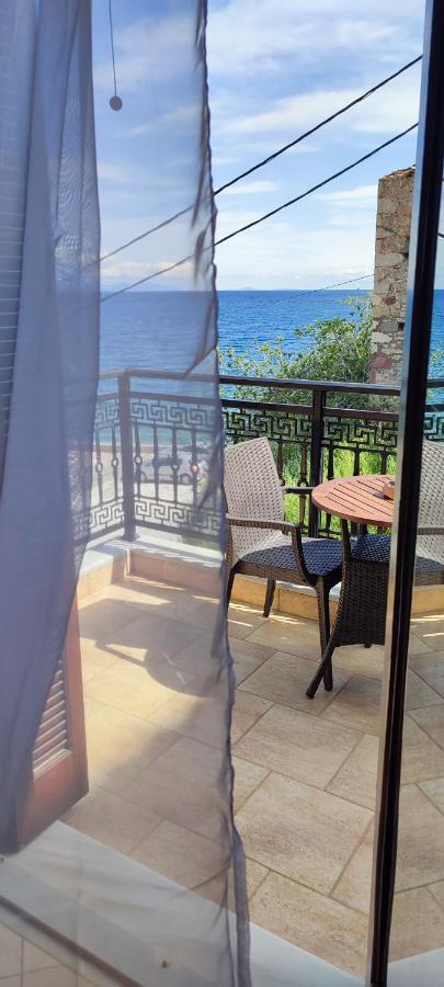 La Mer Gythio Buitenkant foto